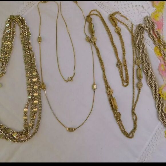 Designer Gold tone Chain Necklaces LOT of Four Chain Coventry Western Germany - Picture 3 of 10